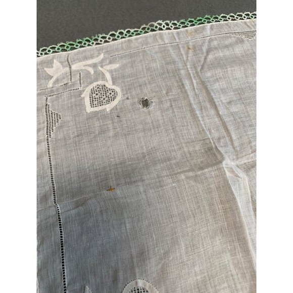 Vintage Handkerchief Collection Mix of Floral Patterns & Embroidered Designs - Picture 4 of 13
